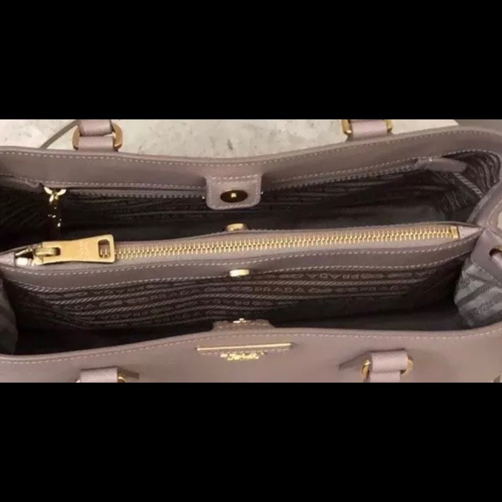 SOLD Prada Saffiano SOLD - Picture 2 of 8
